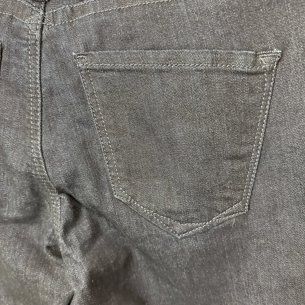 NWT Yummie Jeans Size 26